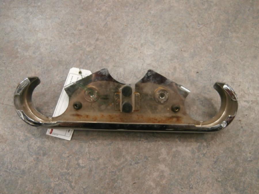 Snett uppifrÄn pÄ Gaffelkronadekor frÄn en Kawasaki VN 800 -1999 motorcykel.