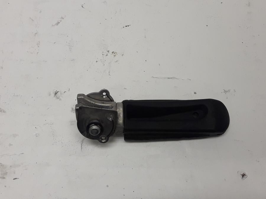 Baksidan på Fotpinne från en KTM 690 Duke -2013 motorcykel.