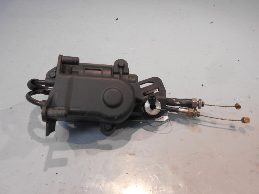 Framsidan på Avgasspjällmotor från en BMW R 1200 GS -2014 motorcykel.