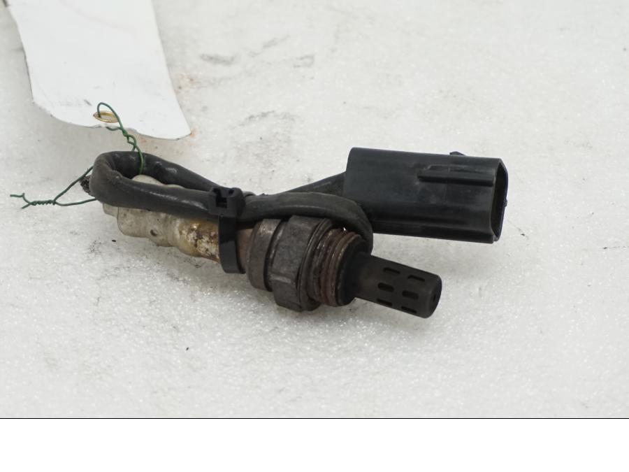 Framsidan på Lambdasond från en Ducati Monster 696 -2010 motorcykel.