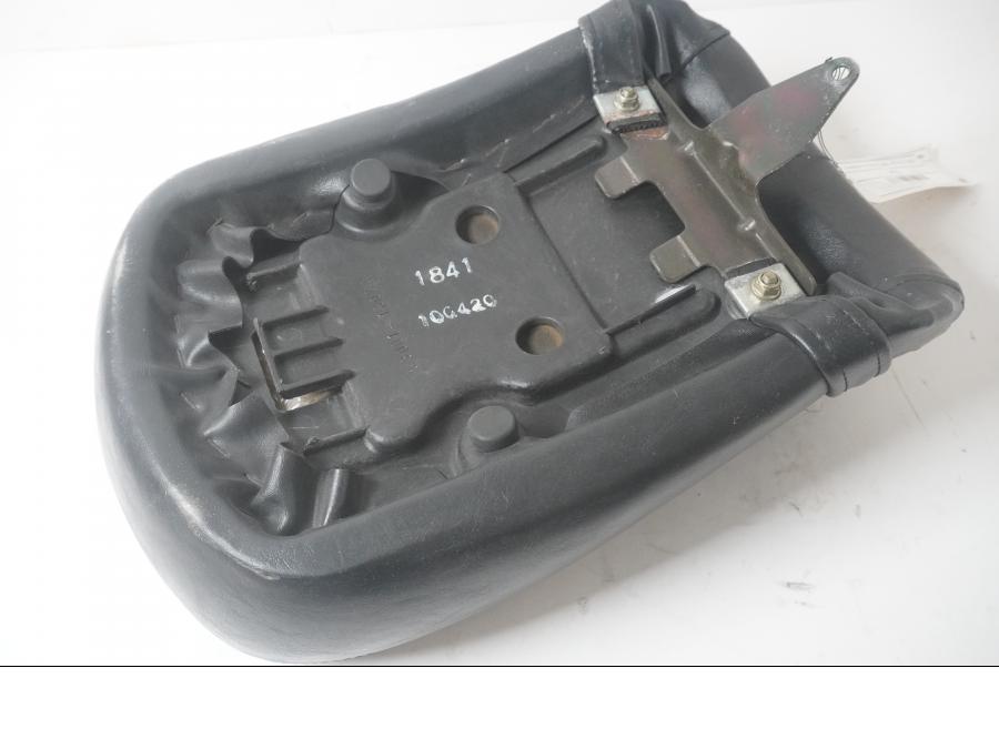 Höger sida på Sadel från en Kawasaki VN 1500 -1997 motorcykel.