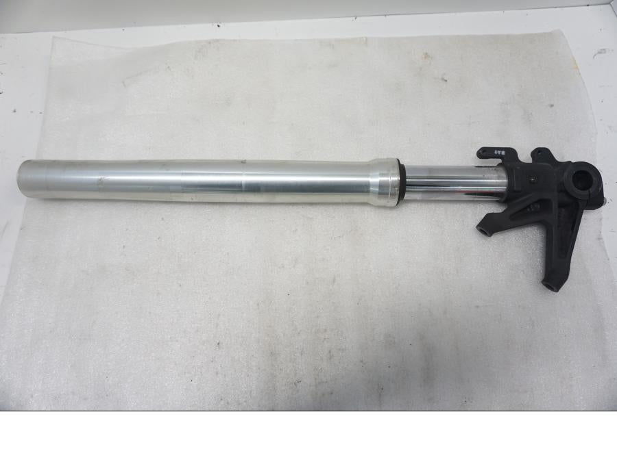 Baksidan på Gaffelben från en Ducati Monster 796 -2013 motorcykel.