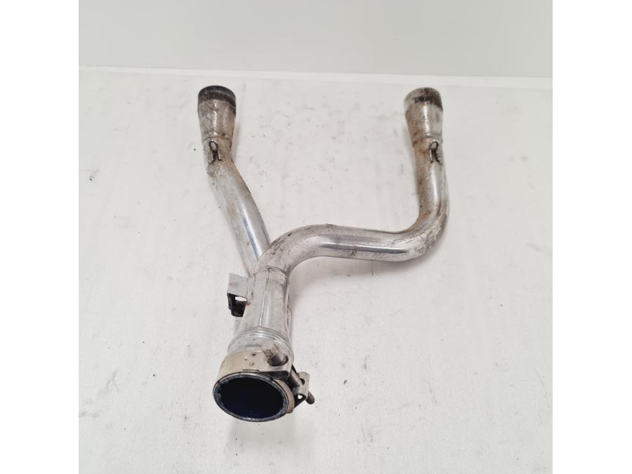 Snett uppifrÄn pÄ Mellanrör frÄn en KTM 625 SMC -2005 motorcykel.