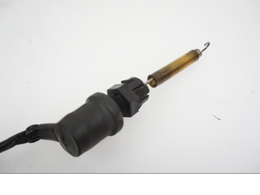 Baksidan på Bromsljuskontakt från en Yamaha YZF R6 -2006 motorcykel.