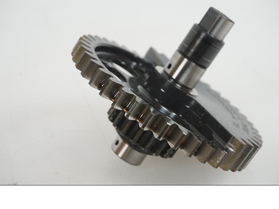 Vänster sida på Kamkedjedrev från en KTM 1290 Super Duke R -2021 motorcykel.