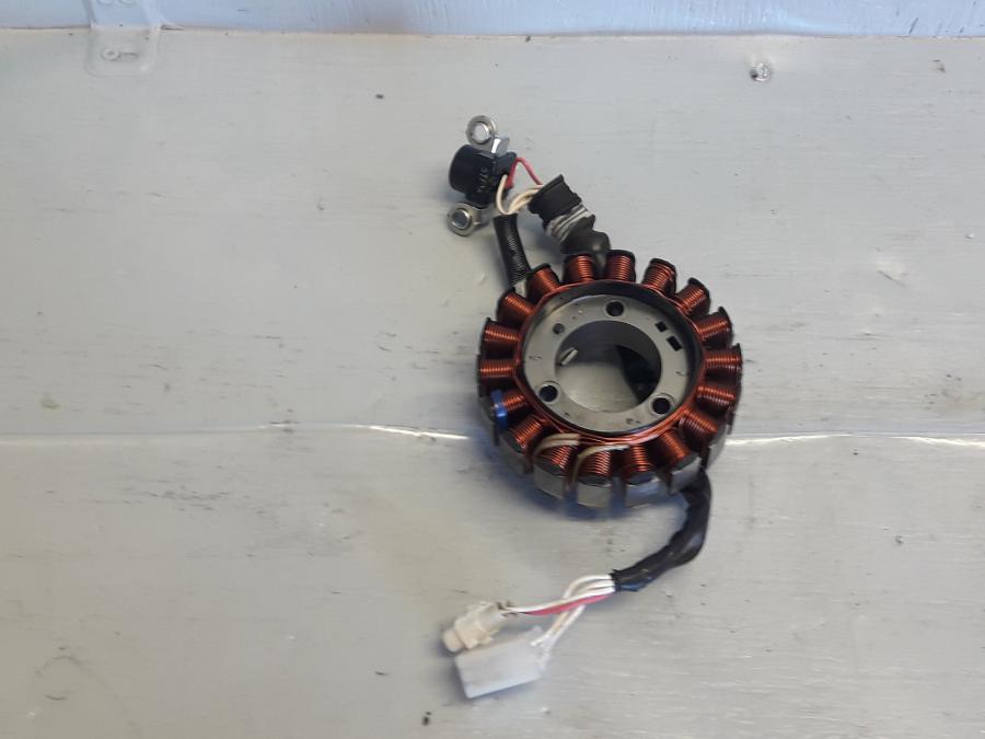 Framsidan pÄ Generator frÄn en Yamaha MT 125 -2017 motorcykel.