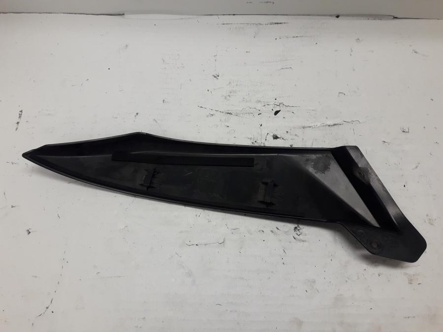 Baksidan på Bensintankskåpa från en Yamaha YZF 1000 R1 -2003 motorcykel.