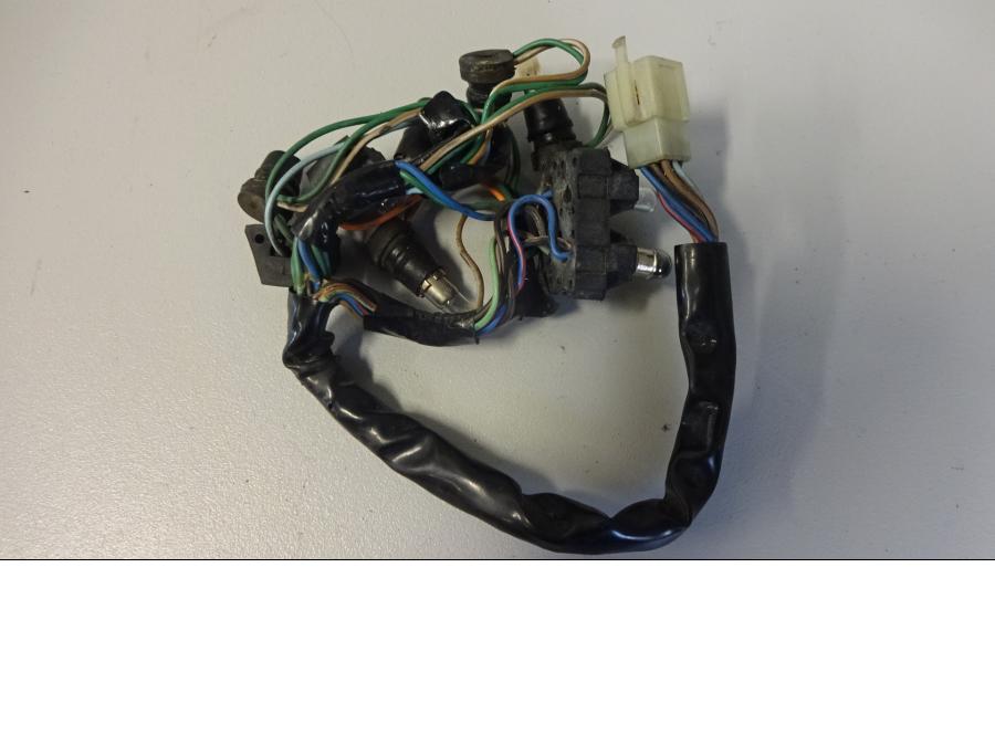 Höger sida på Kablage från en Honda CB 750 -1982 motorcykel.