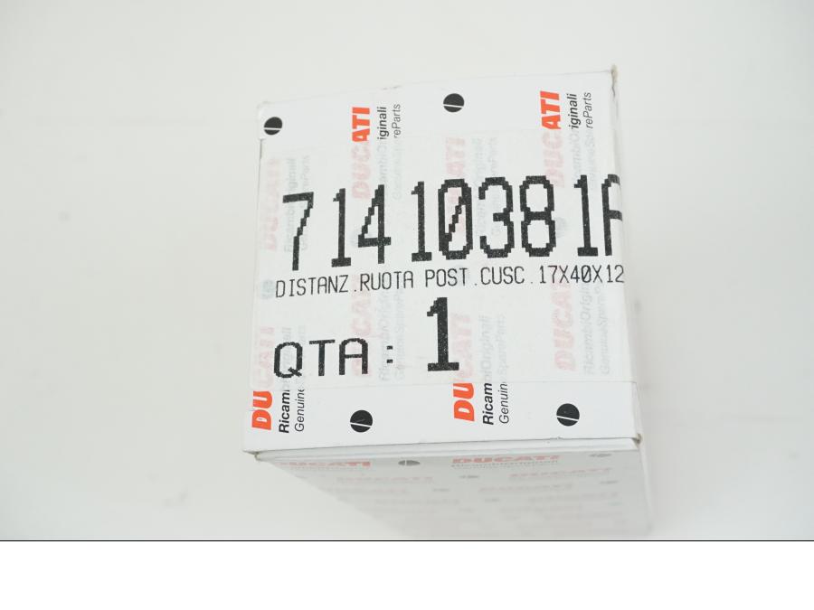 Höger sida på Fälgspacer från en Ducati 900 SS -1997 motorcykel.