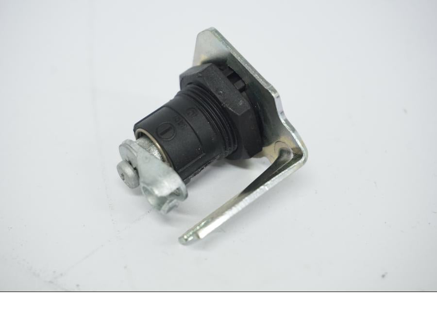 Extrabild2 på Låssats från en Ducati Desert X -2022 motorcykel.