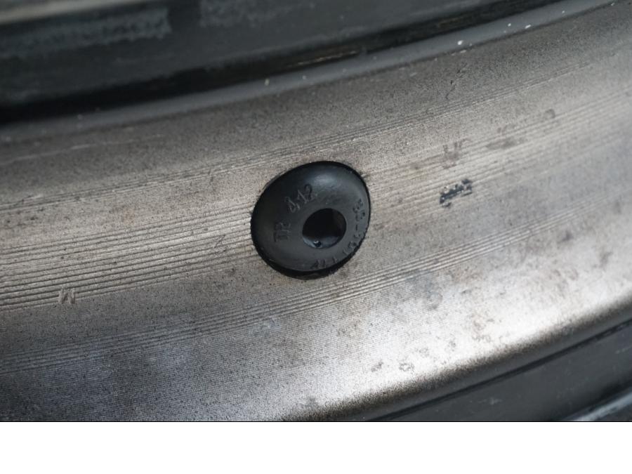 Extrabild6 på Fälg från en Honda ST 1300 -2002 motorcykel.