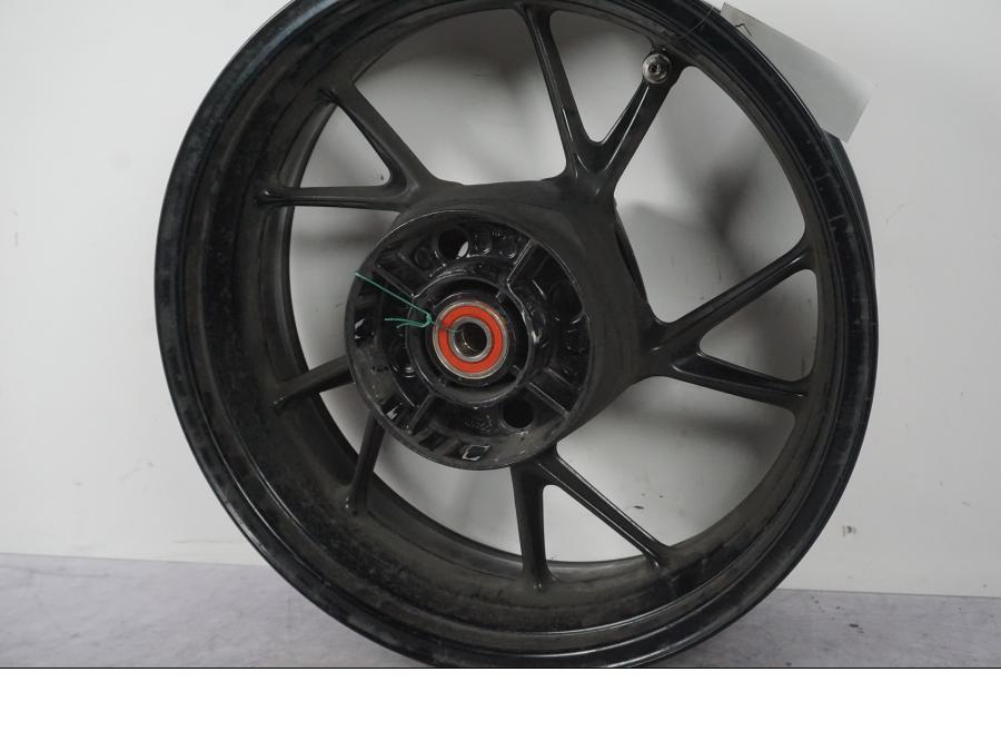 Extrabild2 på Fälg från en BMW F 800 R -2018 motorcykel.