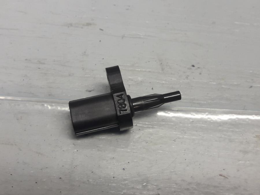 Framsidan på Luftburksensor från en Suzuki DL 1000 -2018 motorcykel.