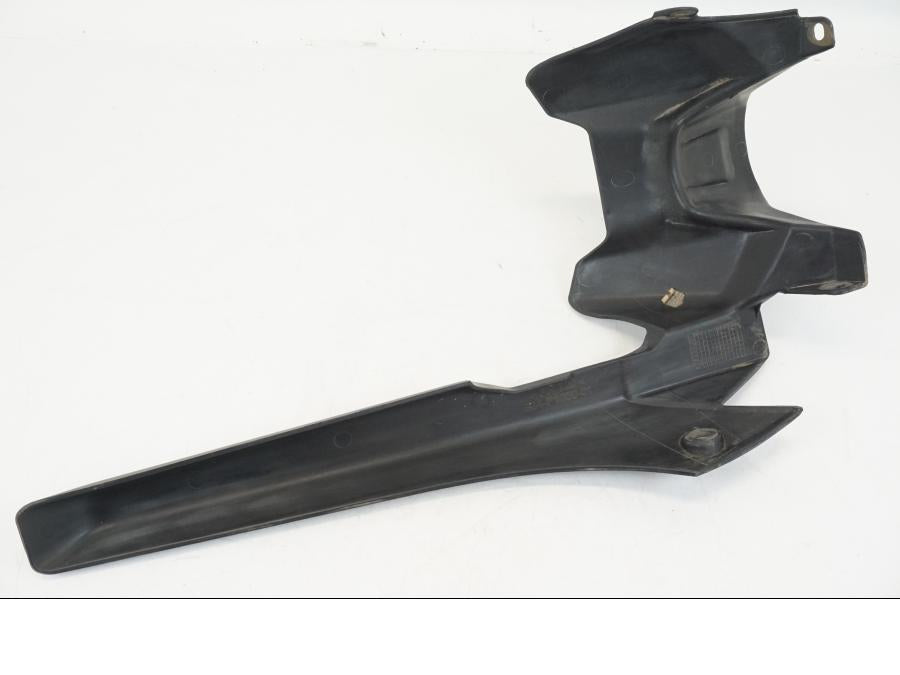 Vänster sida på Svingskärm från en Yamaha XSR 700 -2016 motorcykel.