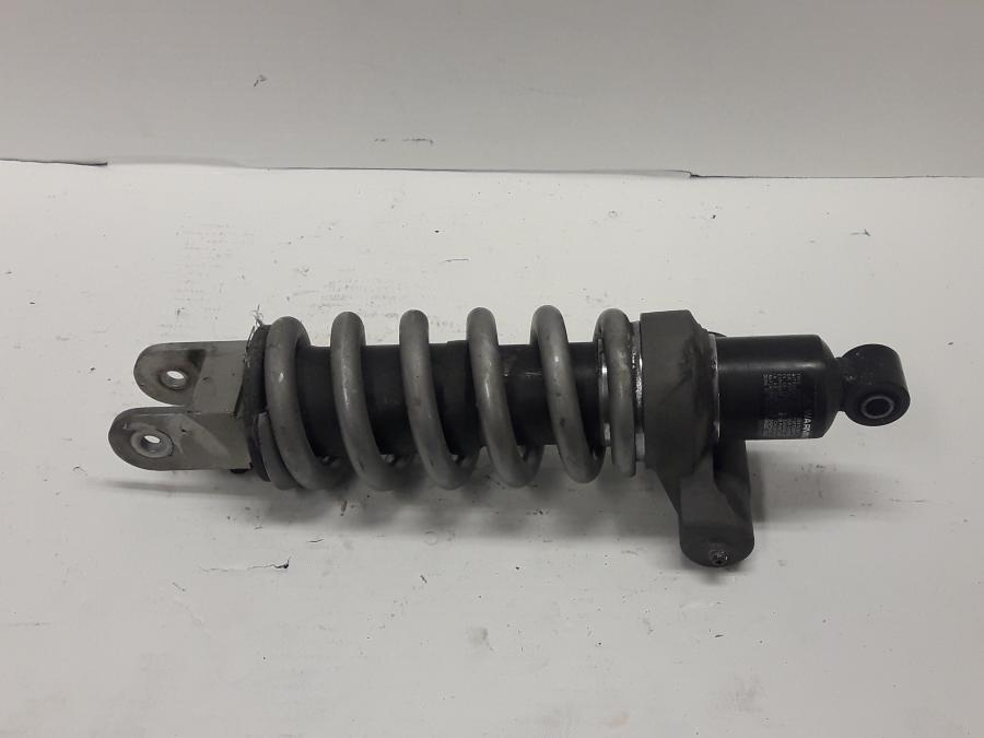 Baksidan på Stötdämpare från en BMW F 800 ST -2010 motorcykel.