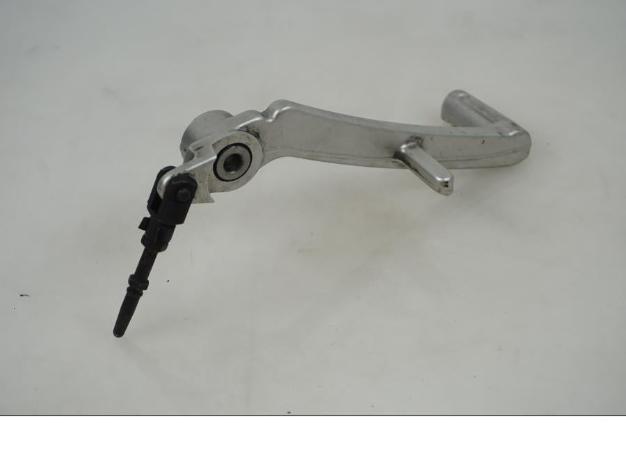 Höger sida på Bromspedal från en BMW F 800 ST -2008 motorcykel.