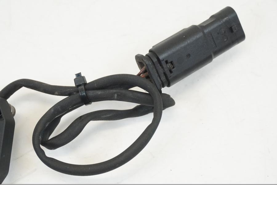 Extrabild2 på Acceleration Sensor från en Ducati Streetfighter V4 -2020 motorcykel.