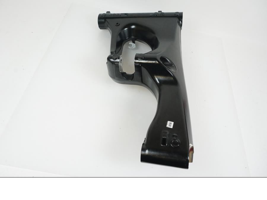 Snett nerifrån på Sving från en BMW R 1250 GS -2023 motorcykel.