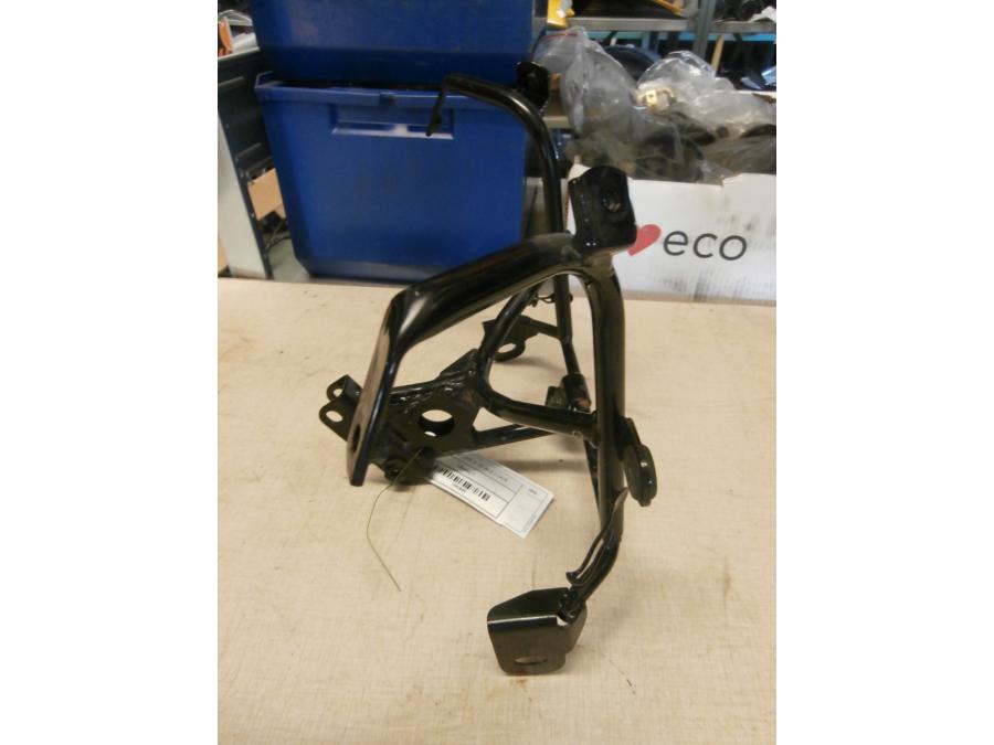 Vänster sida på Kåpstag från en Suzuki GSF 1200 -2000 motorcykel.