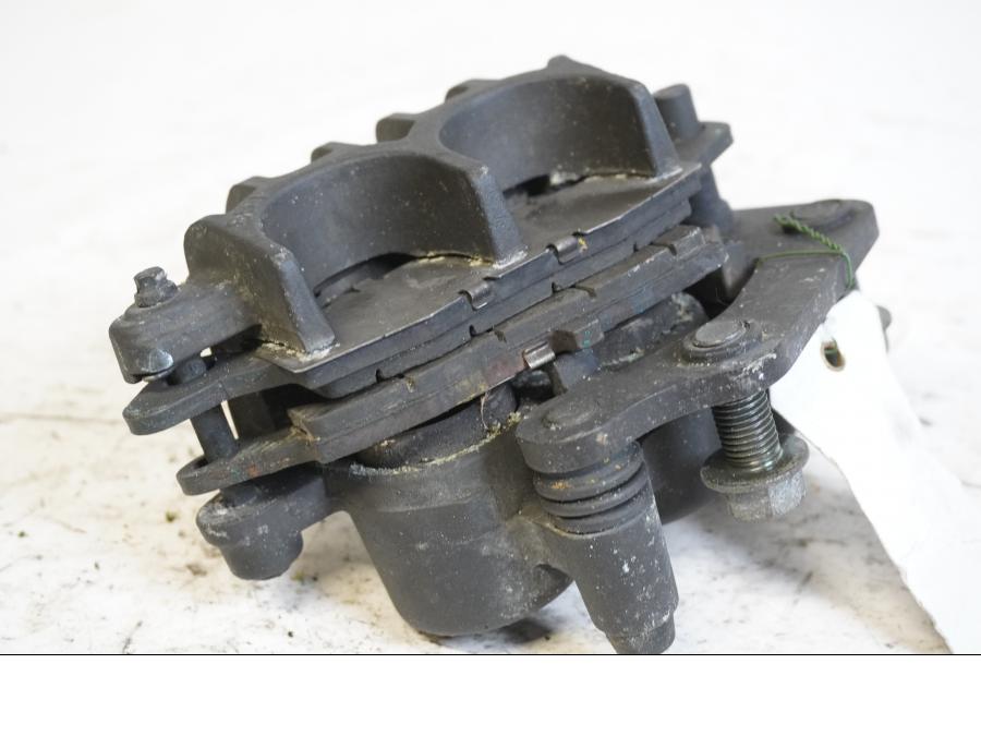 Höger sida på Bromsok från en Suzuki DL 1000 -2002 motorcykel.