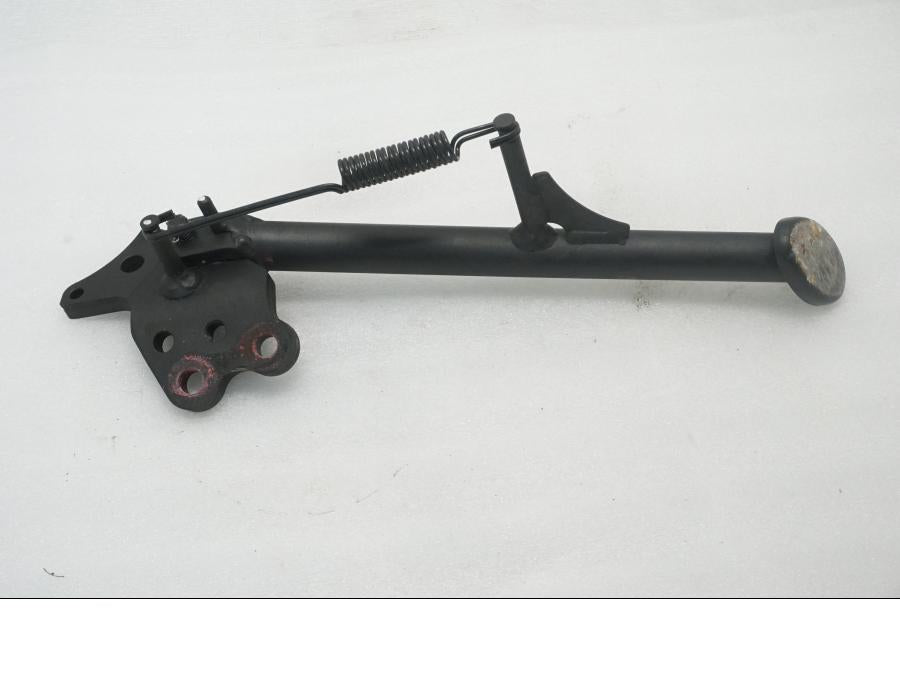 Baksidan på Sidostöd från en Kawasaki Z 400 -2020 motorcykel.