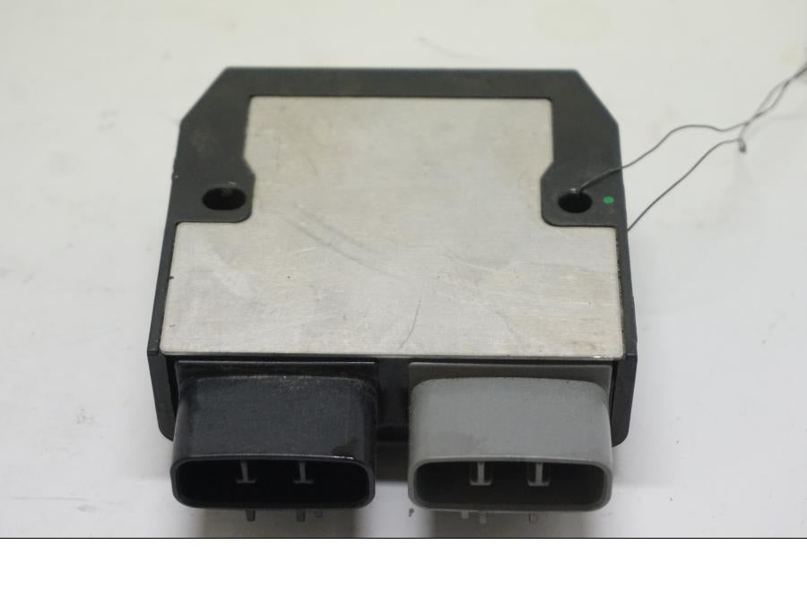 Baksidan pÄ Likriktare frÄn en BMW R 1250 GS -2019 motorcykel.