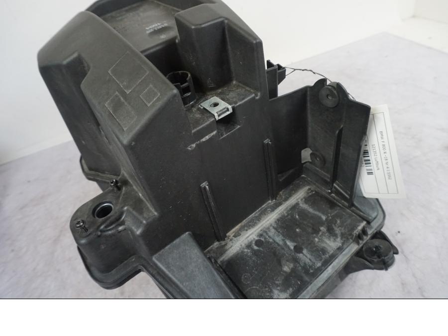 Snett uppifrån på Luftburk från en BMW F 800 R -2018 motorcykel.