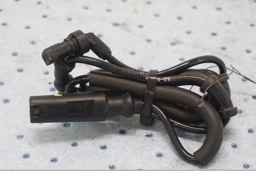 Framsidan på ABS givare från en Kawasaki Z 650 ABS -2020 motorcykel.