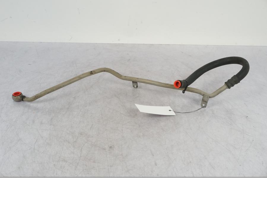 Baksidan på Oljekylrör från en BMW R 1100 GS -1998 motorcykel.