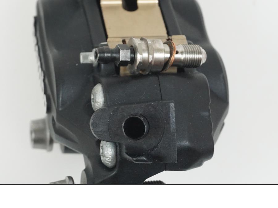 Snett uppifrån på Bromsok från en BMW R NineT -2022 motorcykel.