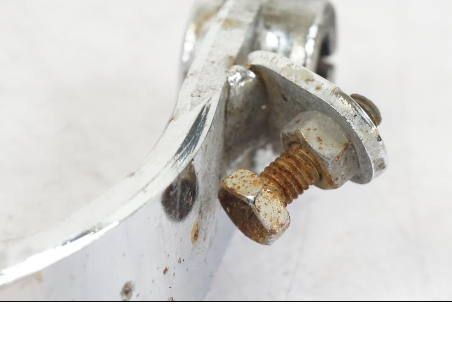 Snett uppifrån på Bromspedal från en Suzuki VL 800 -2002 motorcykel.