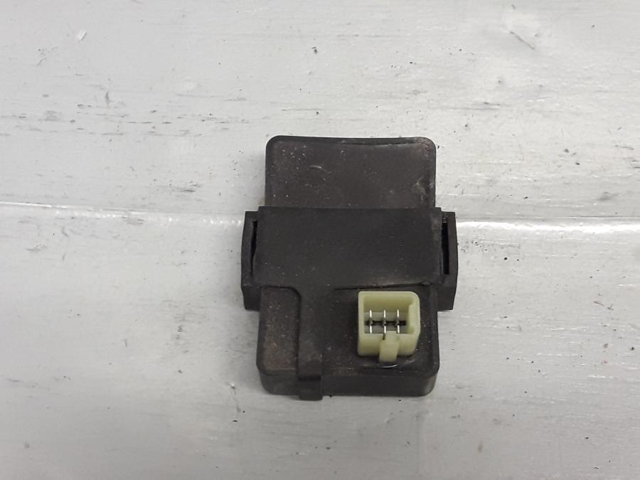 Framsidan på CDI / ECU från en Honda CBR 125 R -2005 motorcykel.