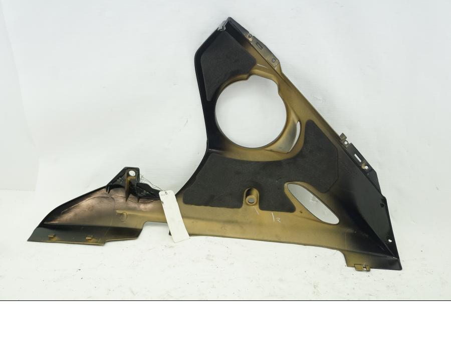 Baksidan på Magkåpa från en Yamaha YZF R6 -2003 motorcykel.