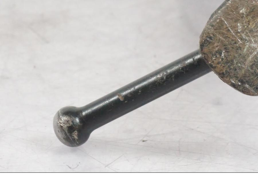 Extrabild3 pÄ Sidostöd frÄn en Yamaha MT-09 -2016 motorcykel.