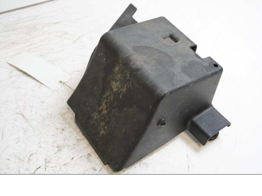 Baksidan på ABS Modulator från en Honda CB 500 F -2013 motorcykel.