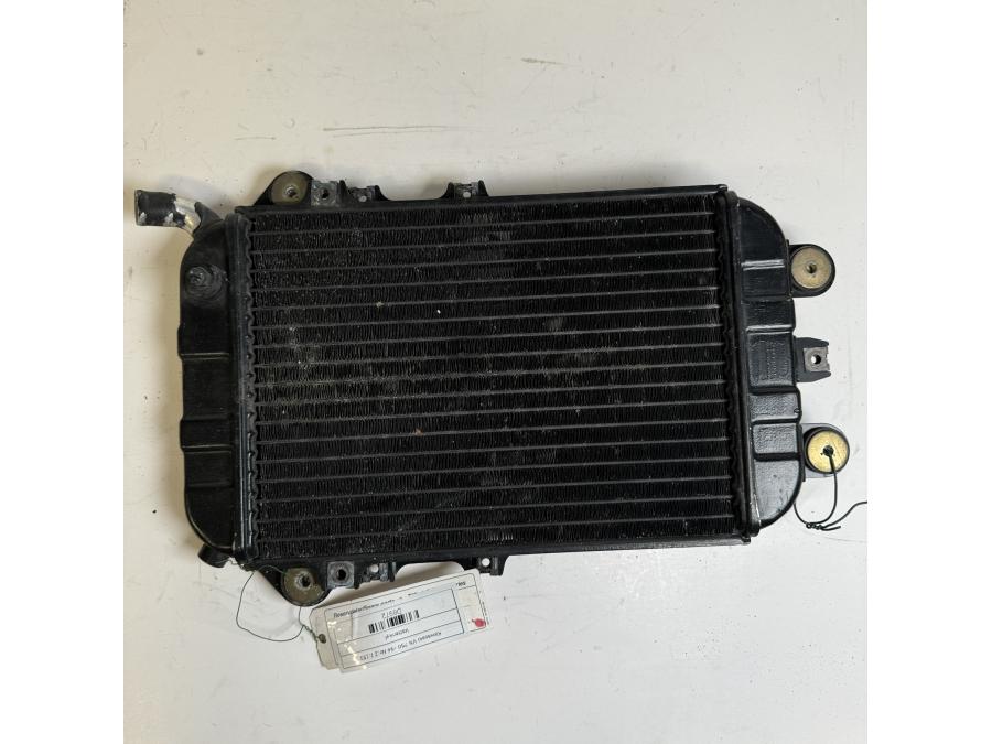 Baksidan på Vattenkyl från en Kawasaki VN 750 -1994 motorcykel.