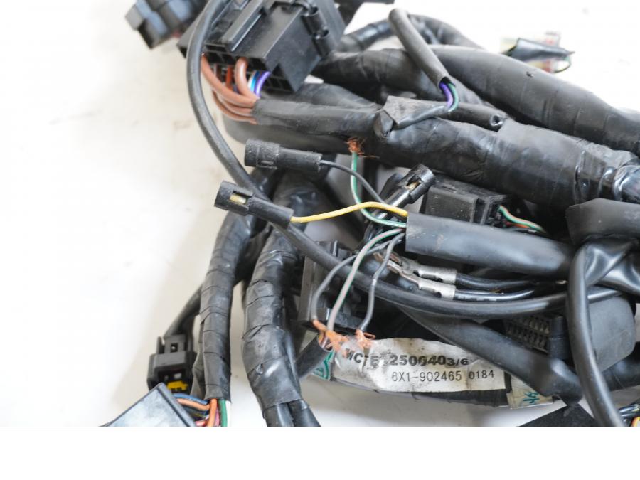 Snett nerifrån på Kabelstam från en Triumph Daytona 600 -2003 motorcykel.