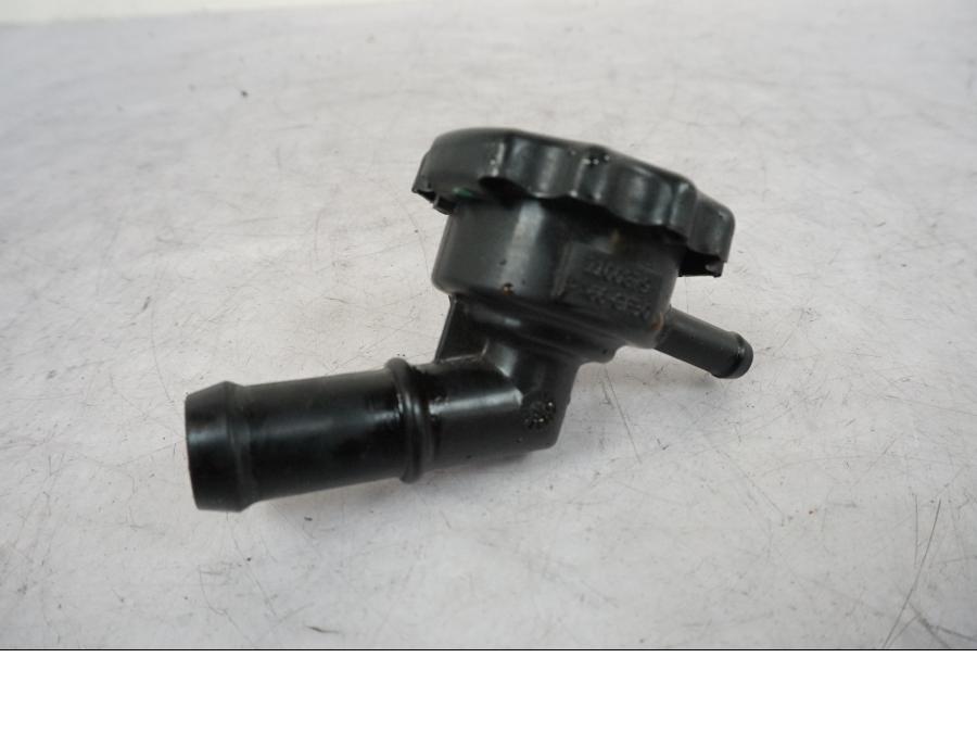 Höger sida pÄ VattenpÄfyllning frÄn en Triumph Bonneville T120 -2021 motorcykel.