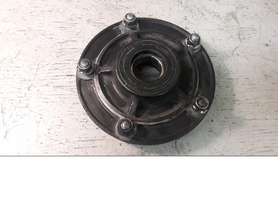 Framsidan på Drevfäste från en Suzuki GSX-R 1000 -2004 motorcykel.