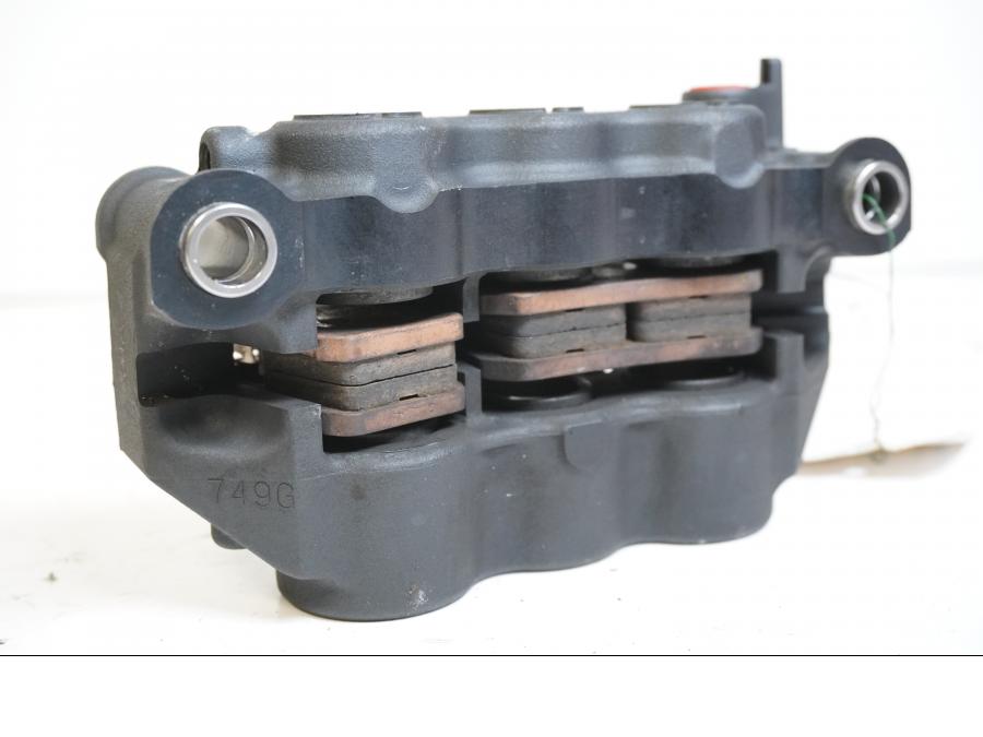 Höger sida på Bromsok från en Yamaha YZF 1000 R1 -2008 motorcykel.