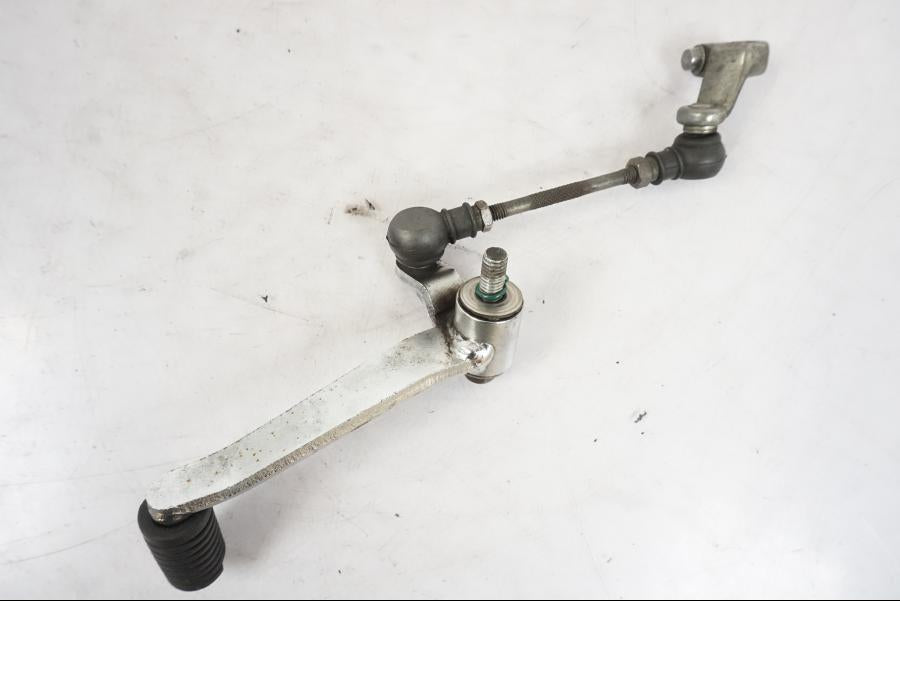 Snett uppifrån på Växelpedal från en Honda CB 750 -1996 motorcykel.