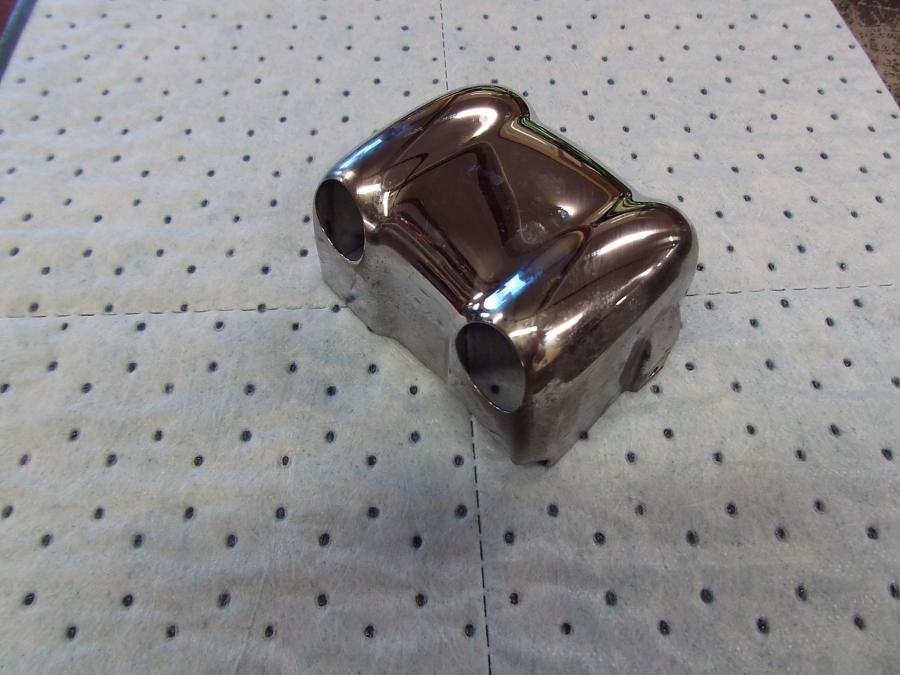 Framsidan pÄ DekorkÄpa frÄn en H-D Softail Deluxe / Nostalgia FLSTN -2011 motorcykel.