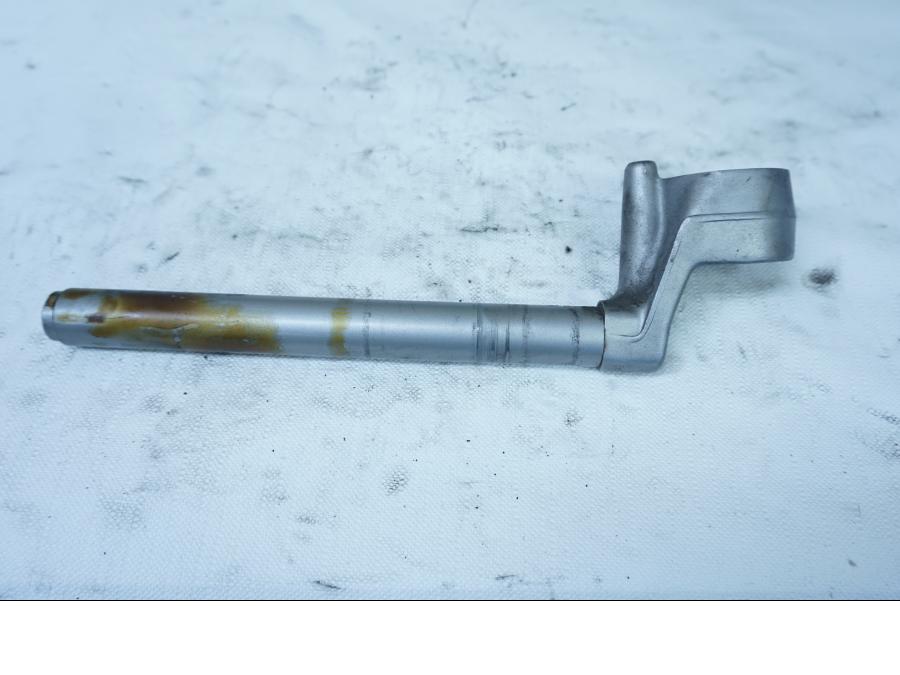 Baksidan på Styre från en Honda VFR 750 -1992 motorcykel.