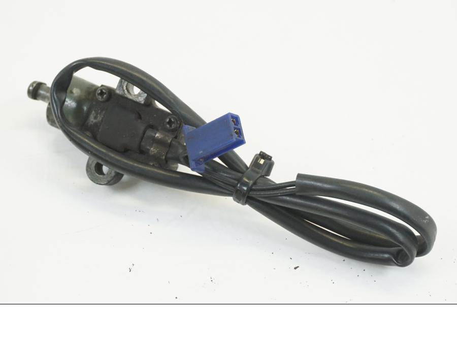 Höger sida på Sidostödsbrytare från en Yamaha BT 1100 -2004 motorcykel.
