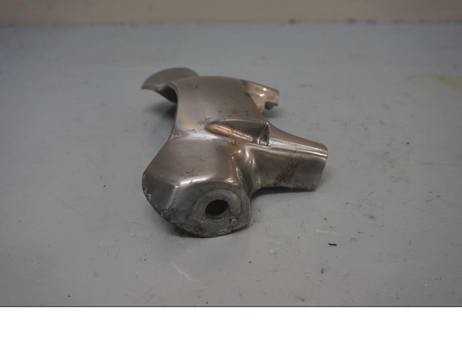 Höger sida på Blinkersfäste från en Yamaha V-MAX 1200 -2001 motorcykel.