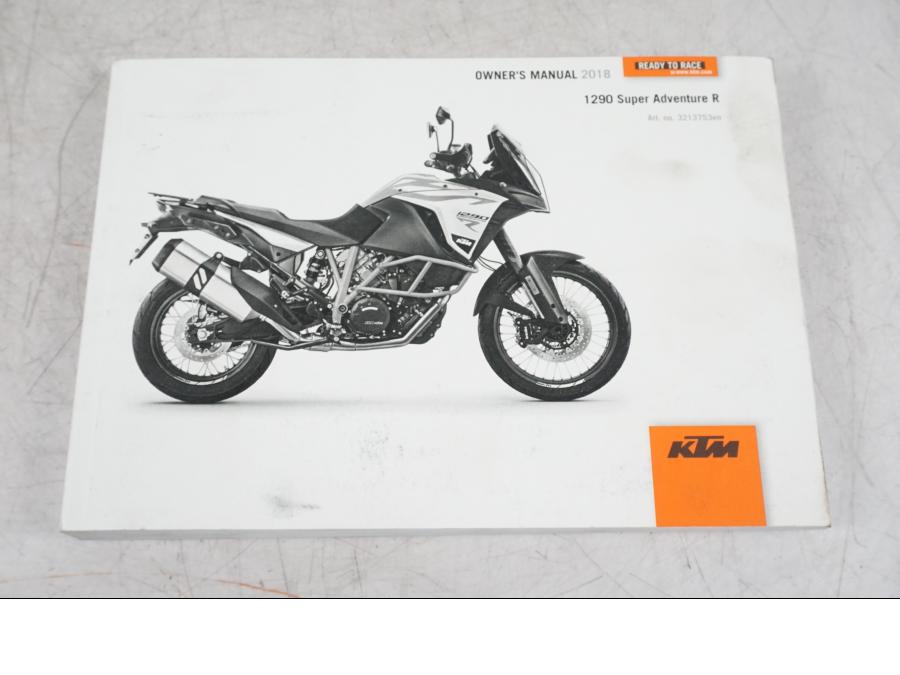 Framsidan på Instruktionsbok från en KTM 1290 Super Adventure R -2018 motorcykel.