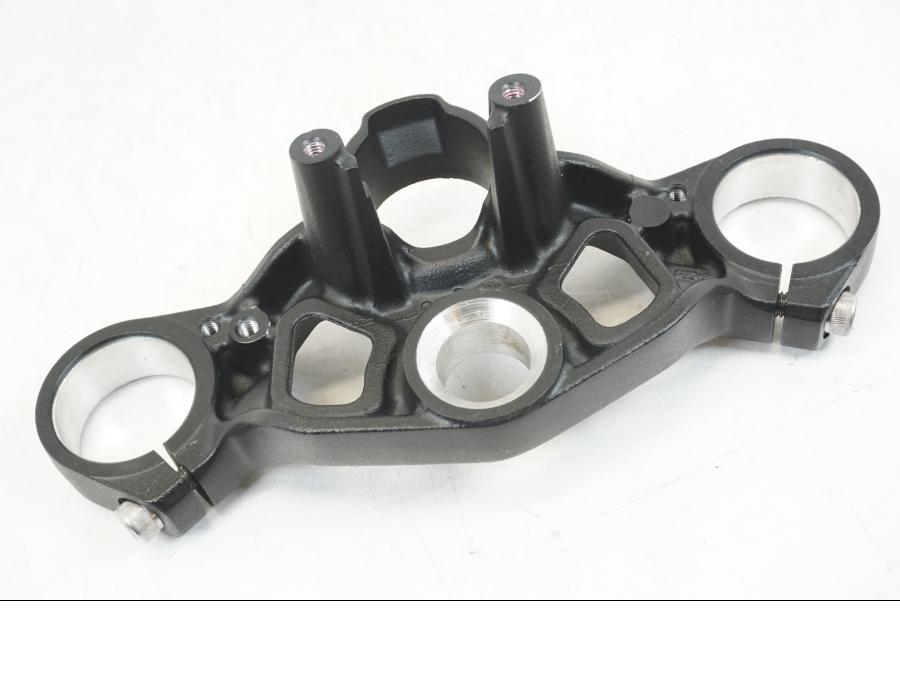 Snett uppifrån på Gaffelkrona från en Kawasaki NINJA 400 -2020 motorcykel.