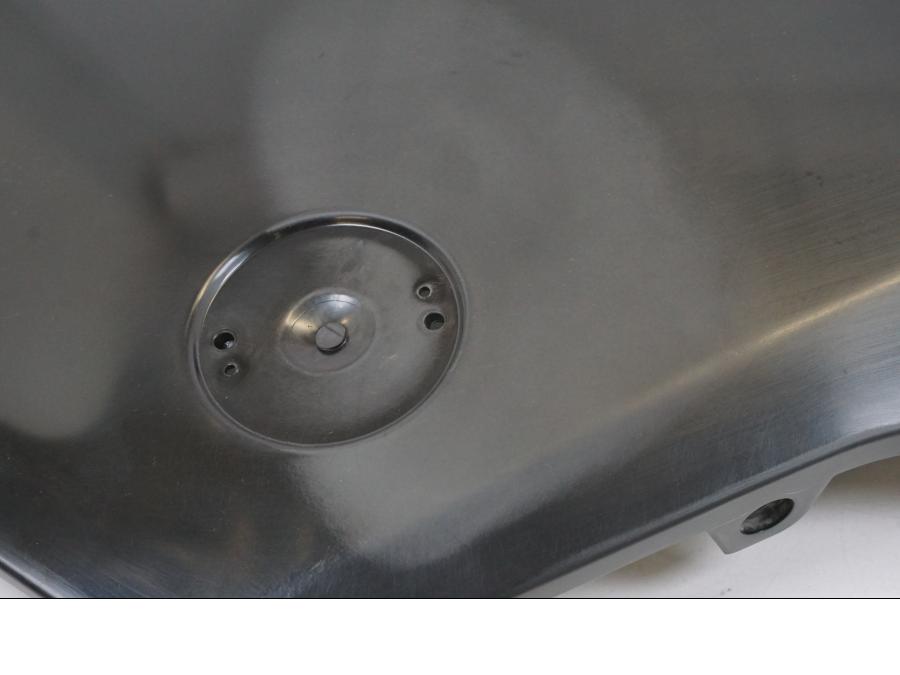 Höger sida på Sidopanel från en BMW K 1600 -2018 motorcykel.