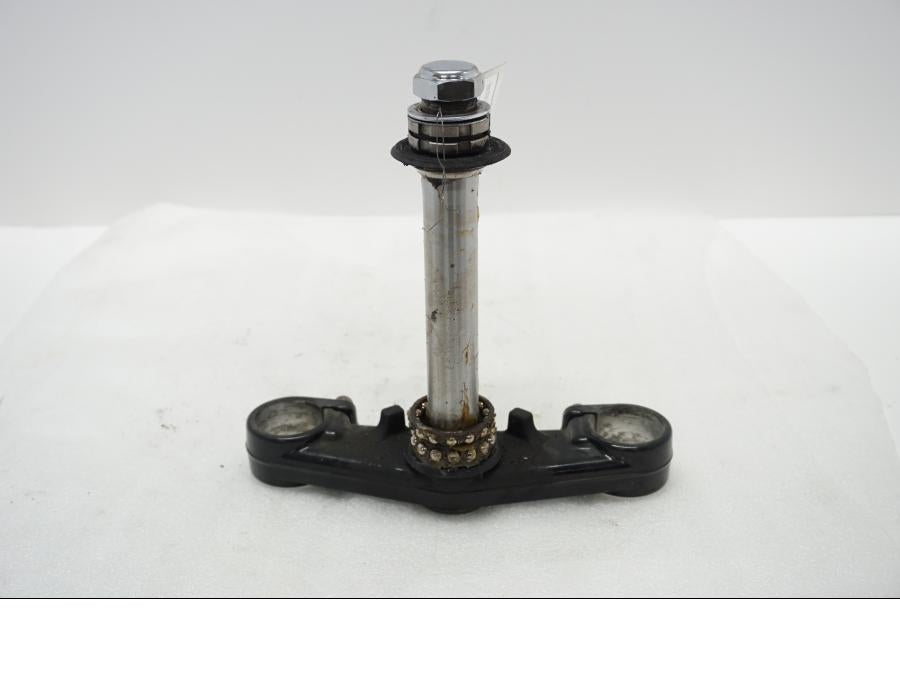 Baksidan på Gaffelkrona från en Yamaha TDM 900 -2002 motorcykel.