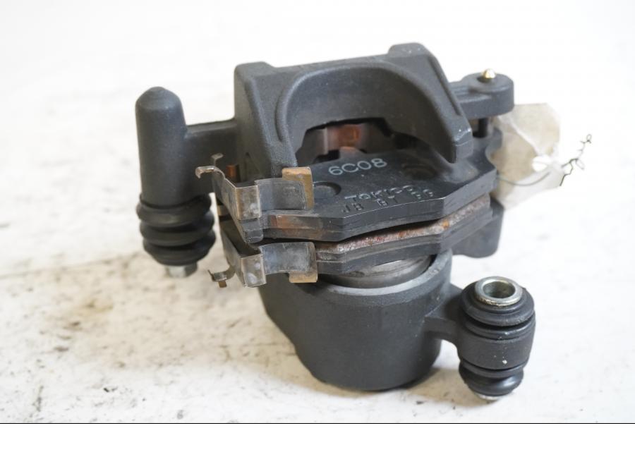 Baksidan på Bromsok från en Suzuki GSX-R 750 -2006 motorcykel.